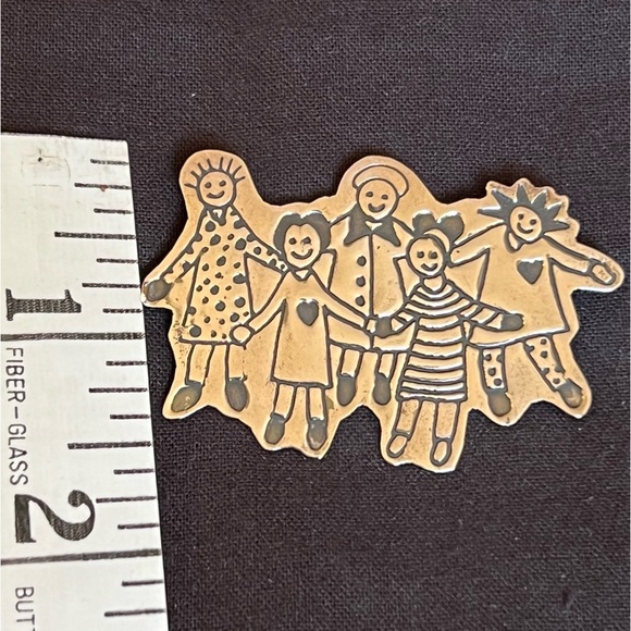 Sterling Save the Children Brooch - Picture 10 of 12